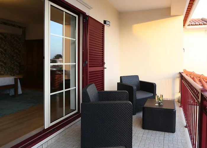 Apartment T4-sea View By Nazpina