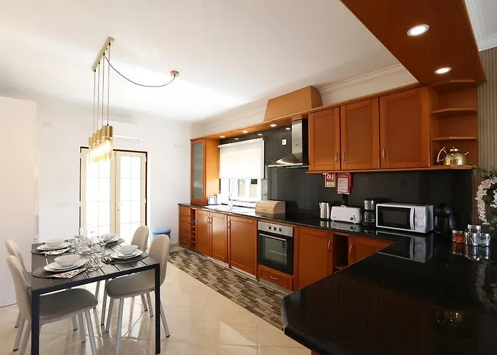 Apartment T4-sea View By Nazpina